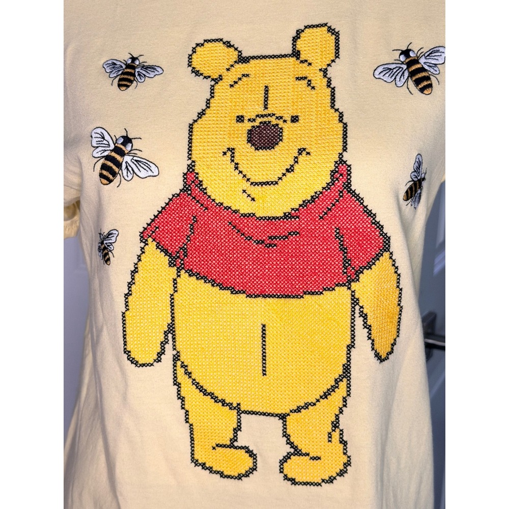 Disney Winnie the Pooh T-Shirt Women Medium Yellow Embroidered Bee Graphic Tee - Picture 15 of 15